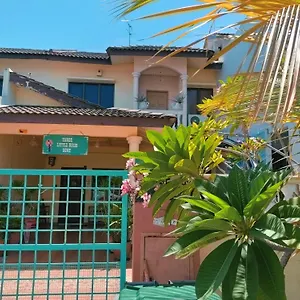 Hostel 3 Little Birds Home, 100meter To Jonkerwalk, Malacca